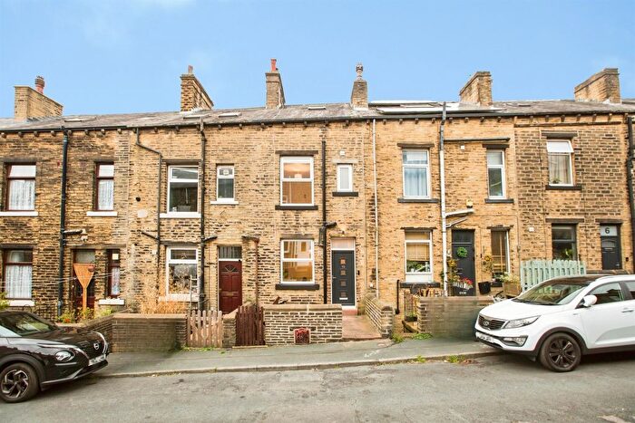 3 Bedroom Terraced House For Sale In Egremont Street, Sowerby Bridge, HX6