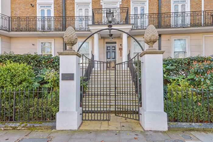 2 Bedroom Flat For Sale In Holland Park Avenue, Holland Park, W11