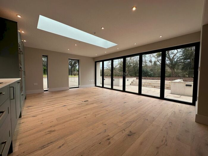 3 Bedroom Semi-Detached House To Rent In Newport, Wrantage, Taunton, TA3