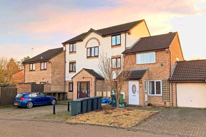 1 Bedroom Flat To Rent In Buscombe Gardens, Hucclecote, Gloucester, GL3