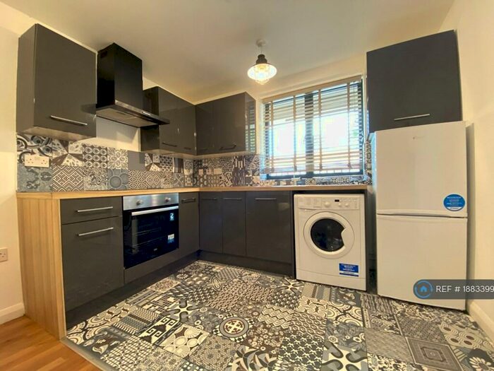 2 Bedroom Flat To Rent In Humberstone Gate, Leicester, LE1