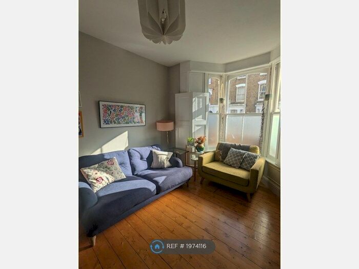 2 Bedroom Maisonette To Rent In London, Greater London, E5