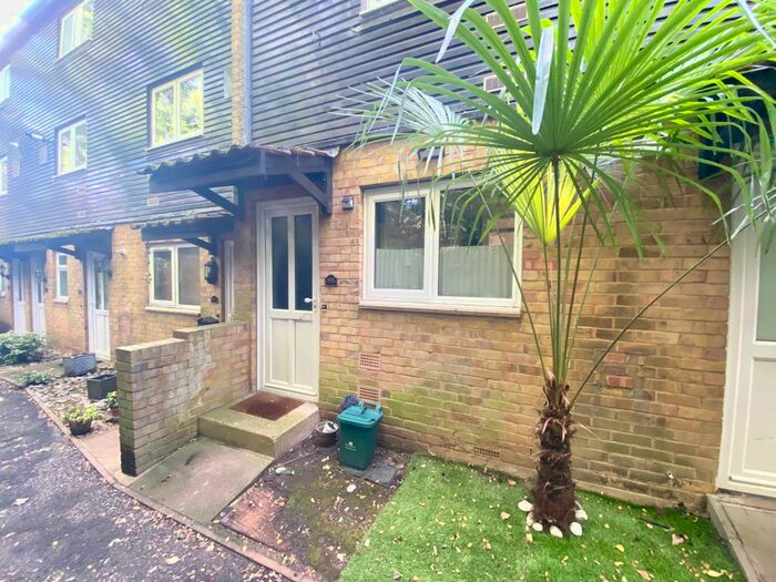 1 Bedroom Maisonette To Rent In Murray Road, Northwood, HA6