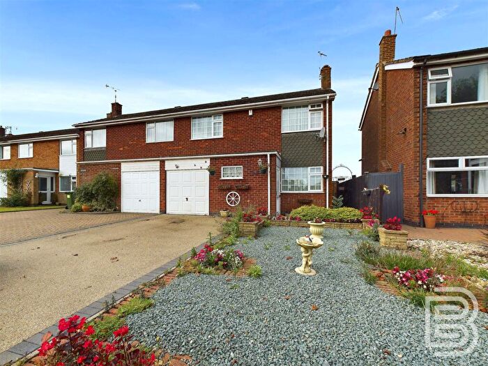 3 Bedroom Semi-Detached House For Sale In Newall Close, Clifton Upon Dunsmore, Rugby, CV23