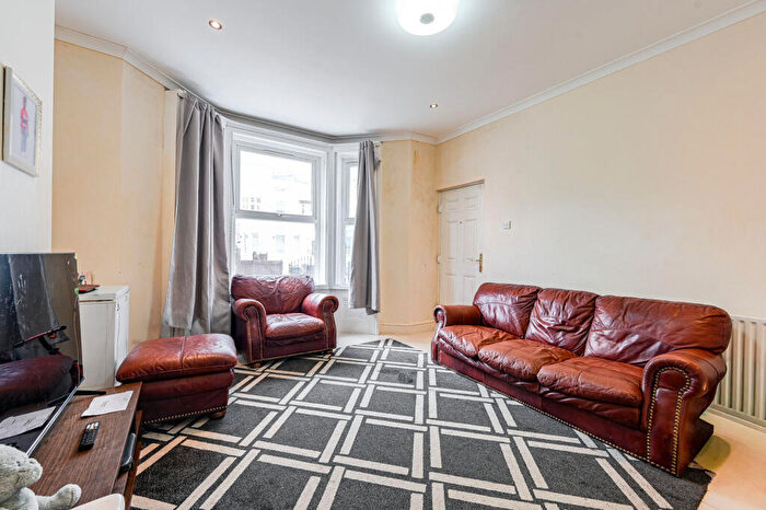1 Bedroom Flat For Sale In Herbert Road, Woolwich, London, SE18