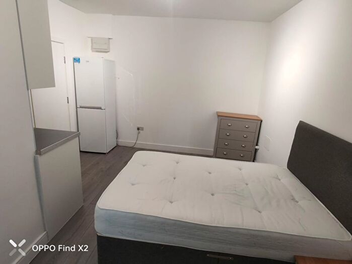 1 Bedroom Studio To Rent In Ladbroke Grove, W10