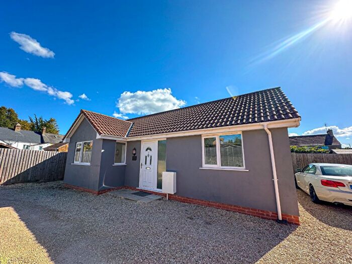 2 Bedroom Detached Bungalow For Sale In Staplegrove Road, Taunton, Somerset, TA2