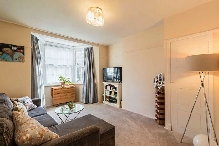 1 Bedroom Flat To Rent In Aspen Gardens, London, W6
