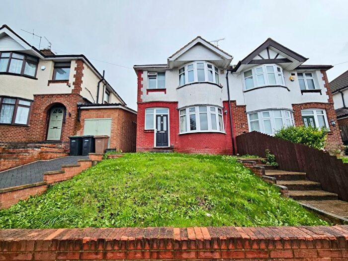 4 Bedroom Property To Rent In Walcot Avenue, Luton, LU2