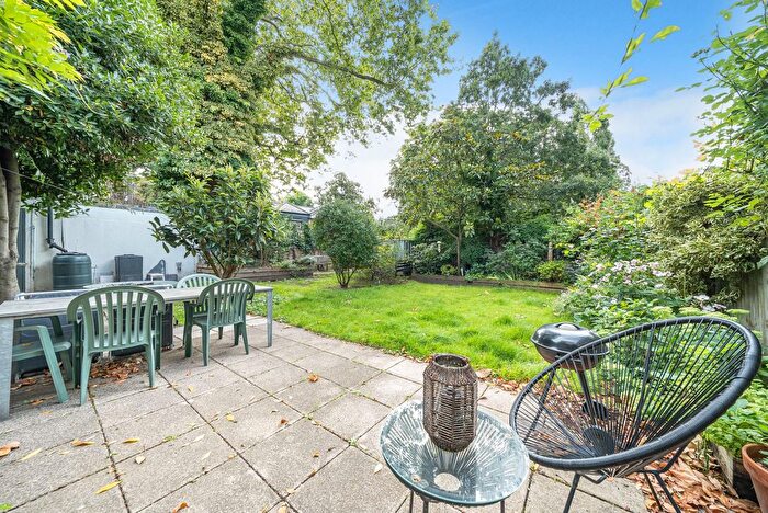 2 Bedroom Town House To Rent In Wingfield House, South Lambeth Road, SW8