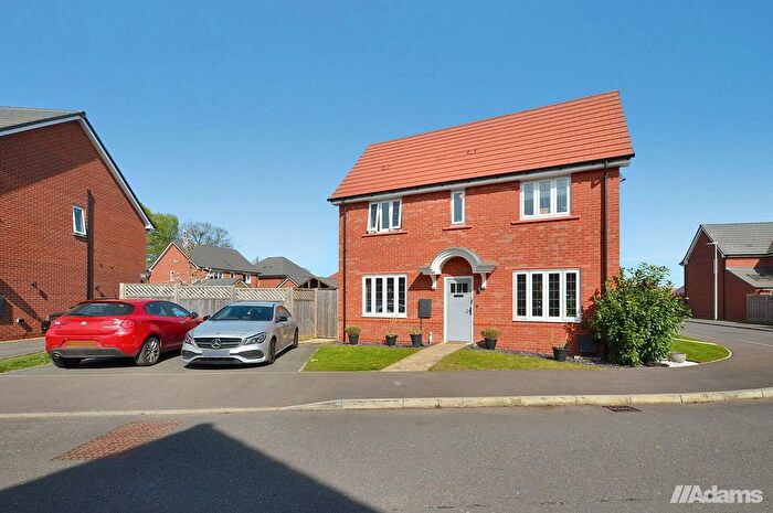 3 Bedroom Semi-Detached House For Sale In Duxford Close, Sandymoor, WA7