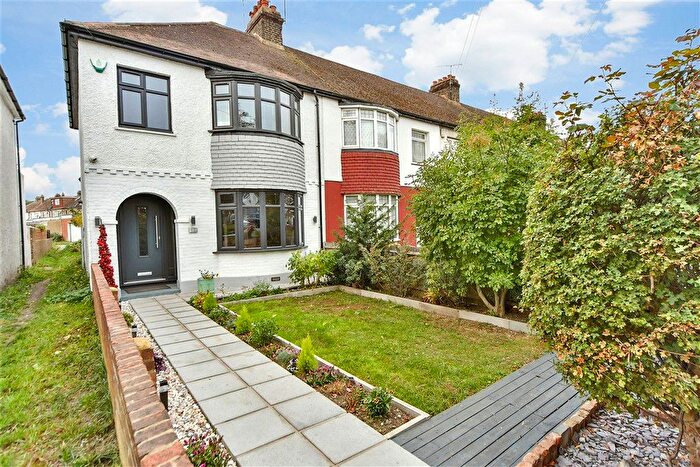 3 Bedroom End Terrace House For Sale In Rochester Road, Gravesend, Kent, DA12
