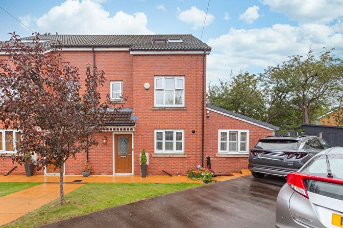 4 Bedroom Property For Sale In Clough Court, Prestwich, Manchester, M25