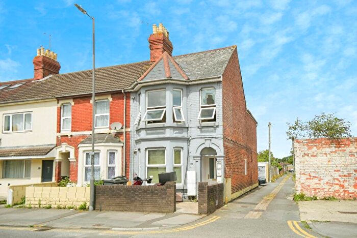 3 Bedroom End Of Terrace House For Sale In Manchester Road, Swindon, Wiltshire, SN1