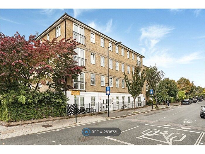 2 Bedroom Flat To Rent In Queensbridge Road, London, E8