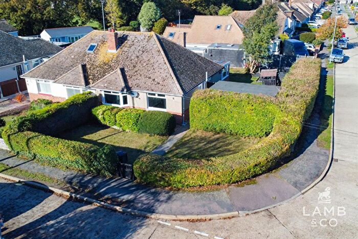 2 Bedroom Semi Detached Bungalow For Sale In Howard Road, Holland-On-Sea, CO15