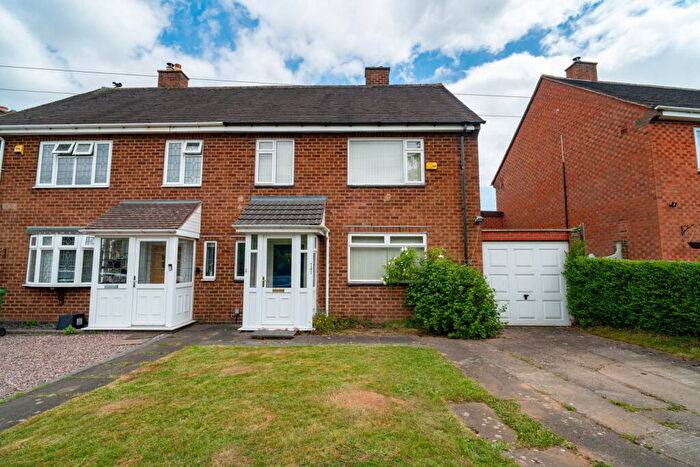 3 Bedroom Semi Detached House For Sale In Stratford Road, Shirley, Solihull, B90