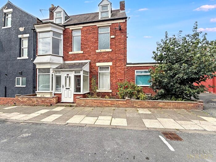 3 Bedroom End Of Terrace House For Sale In Roman Road, South Shields, NE33