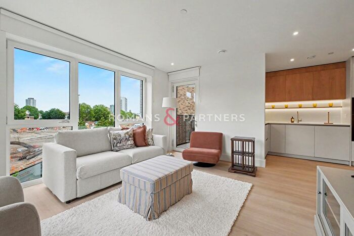 2 Bedroom Flat To Rent In Bow View Apartments, Bow Green, E3