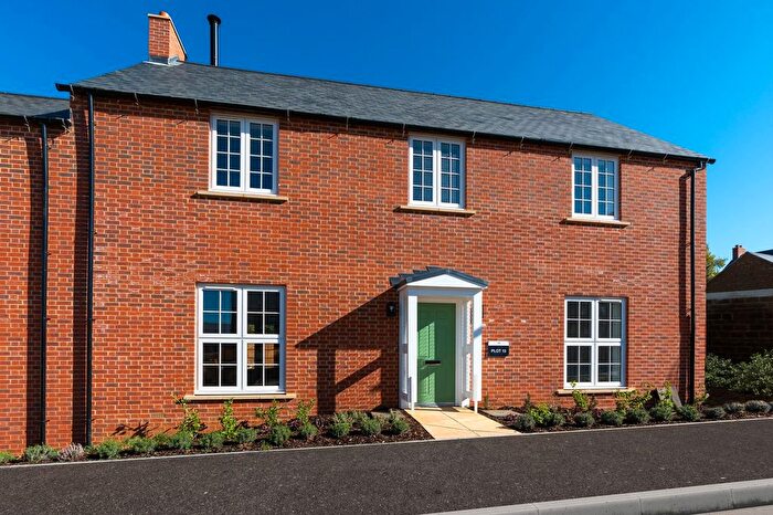 4 Bedroom Semi-detached House For Sale In Deanfield Heights, Sibford Ferris, OX15