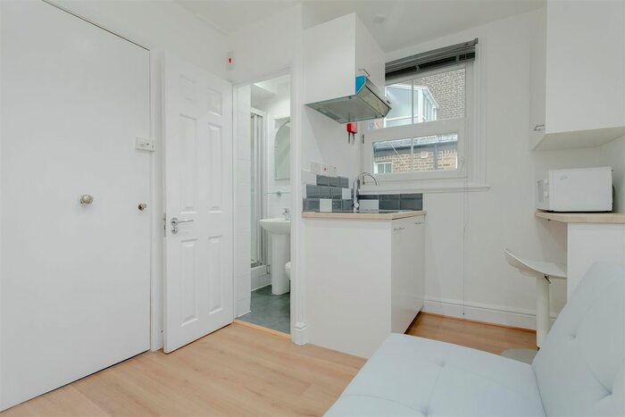 Studio To Rent In Cheniston Gardens, High Street Kensington, W8