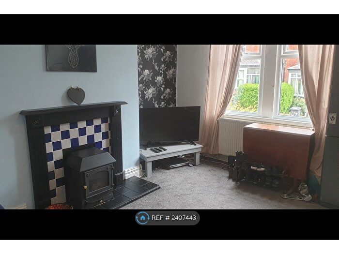 3 Bedroom Terraced House To Rent In Beechwood View, Leeds, LS4