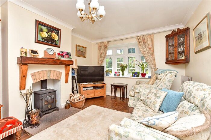4 Bedroom Semi-Detached Bungalow For Sale In Sterling Road, Sittingbourne, Kent, ME10