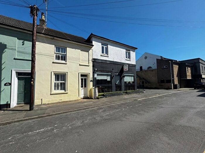 3 Bedroom Terraced House To Rent In Graham Road, Worthing, BN11