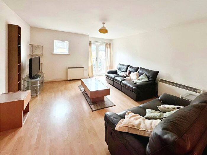 3 Bedroom Flat To Rent In Bingley Court, Canterbury, Kent, CT1