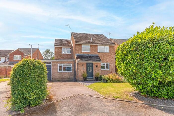 4 Bedroom Link Detached House For Sale In Harrow Road, Leighton Buzzard, LU7