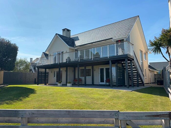 4 Bedroom Detached House For Sale In Pentre Nicklaus Village, Llanelli, SA15