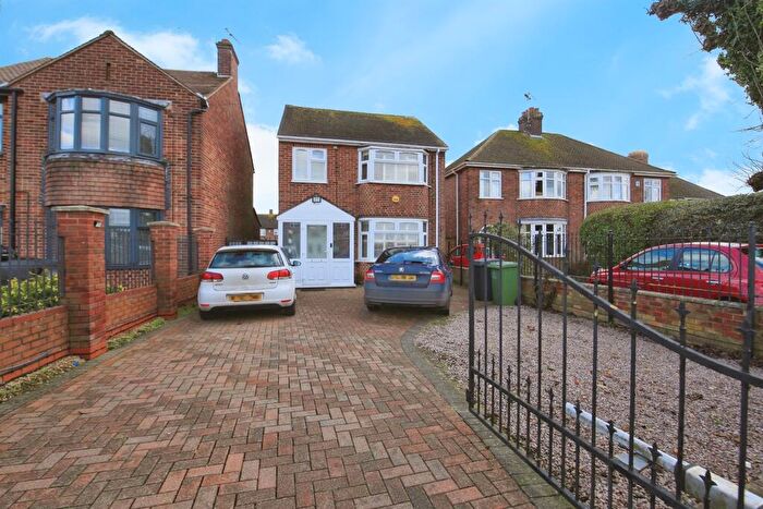 5 Bedroom Detached House For Sale In Welland Road, Dogsthorpe, Peterborough, PE1