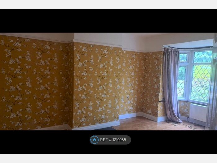 3 Bedroom Semi-Detached House To Rent In Tickhill Road, Doncaster, DN4