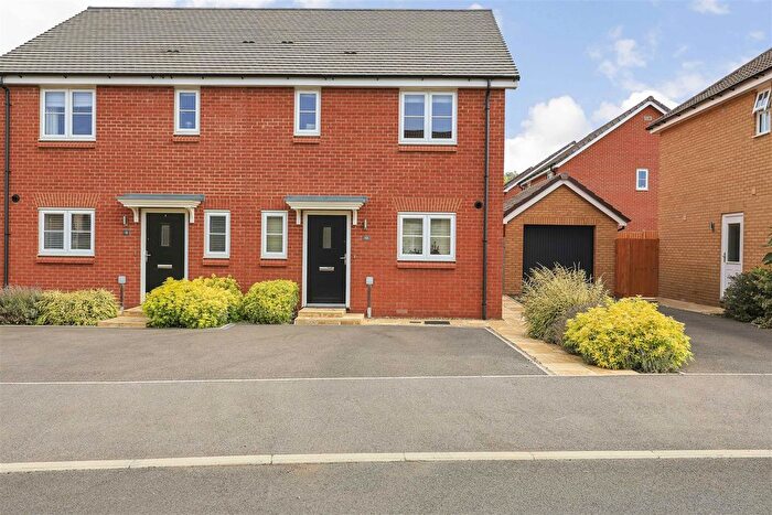 2 Bedroom Property For Sale In Grafton End, Highfields Caldecote, CB23