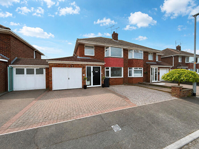 3 Bedroom Semi-Detached House For Sale In Bucklebury Close, Swindon, SN3