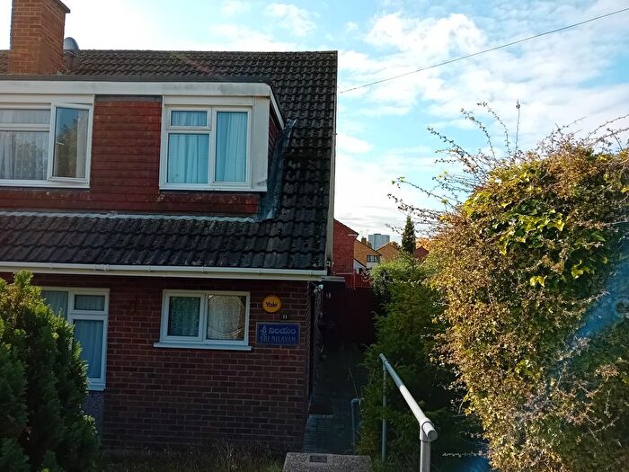 3 Bedroom Semi-Detached House To Rent In Tintern Street, Reading, RG1