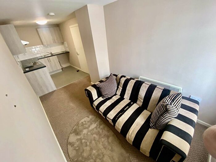 1 Bedroom Flat To Rent In Llangyfelach Road, Brynhyfryd, Swansea, SA5