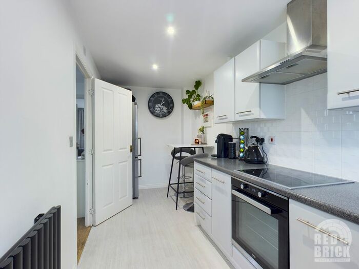 4 Bedroom End Of Terrace House To Rent In Grenadier Drive, Coventry, West Midlands, CV3