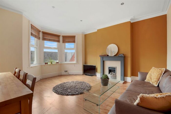 3 Bedroom Flat To Rent In Harlesden Road, London, NW10