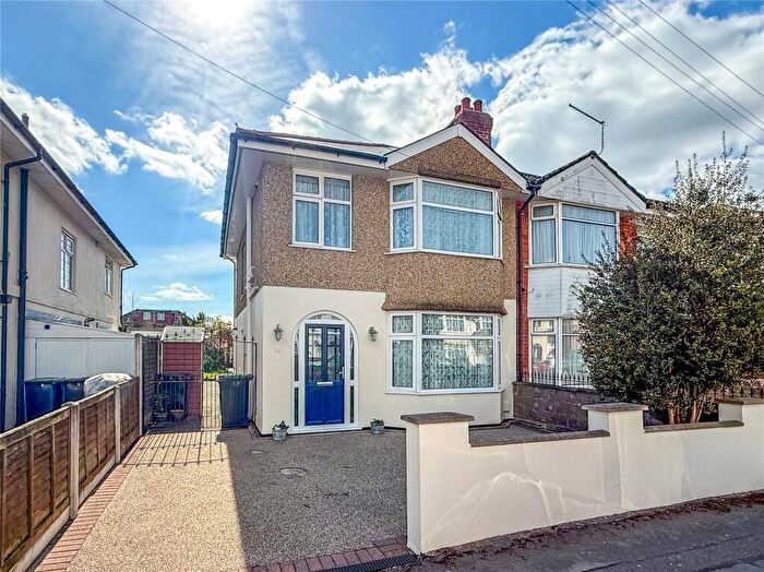 3 Bedroom Semi Detached House For Sale In Elizabeth Avenue, Christchurch, Dorset, BH23