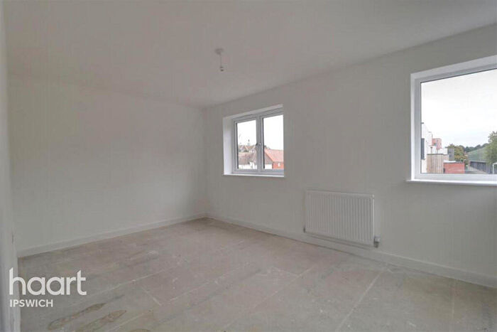 2 Bedroom Semi Detached House To Rent In Rope Walk, Ipswich, IP4