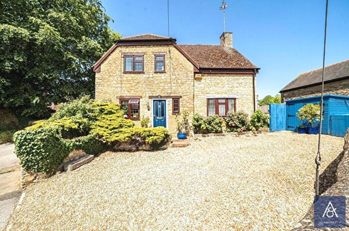 3 Bedroom Barn Conversion For Sale In Fulwell Road, Westbury, Brackley, NN13