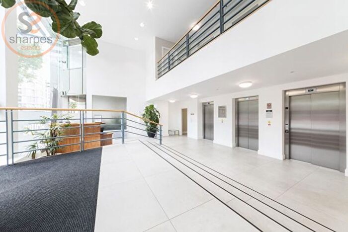 1 Bedroom Flat To Rent In Tryon Apartments, Hounslow, Greater London, TW3