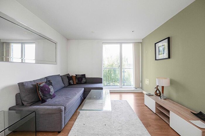 1 Bedroom Apartment For Sale In Ceram Court, Bow, E3