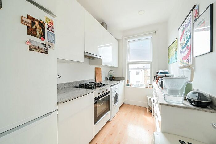 1 Bedroom Flat To Rent In Loveridge Road, London, NW6