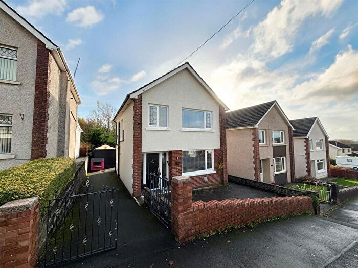 3 Bedroom Detached House For Sale In Denham Avenue, Llanelli, SA15