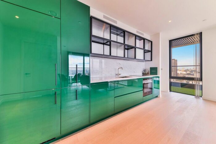 2 Bedroom Flat To Rent In Bagshaw Building, Wardian, Wards Place, Isle Of Dogs, London, E14