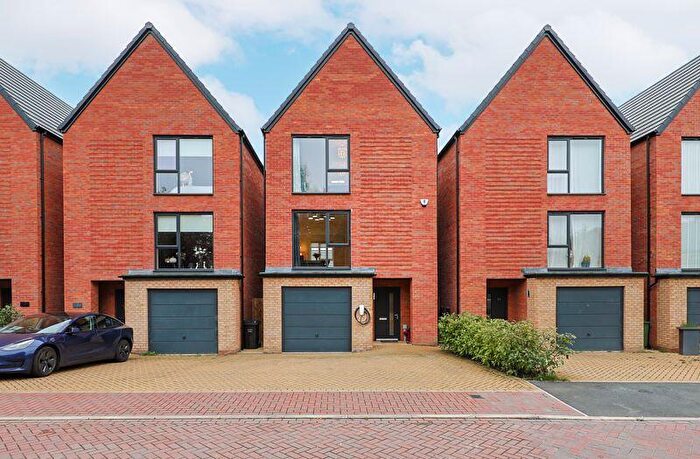 3 Bedroom Detached House For Sale In Woodcote Way, Walton, Chesterfield, S40