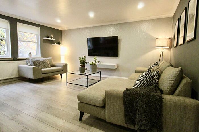3 Bedroom Flat To Rent In Millside Road, Peterculter, AB14