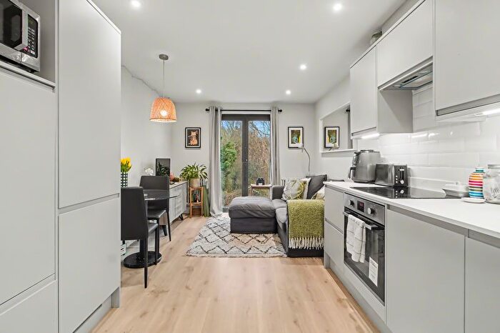 1 Bedroom Flat For Sale In Windmill Road, London, SW18